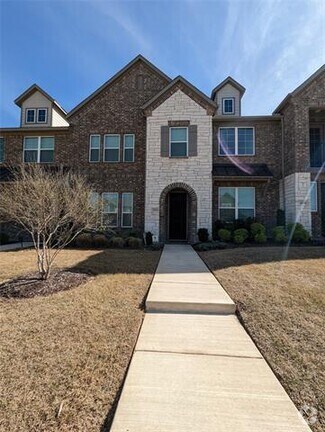 Building Photo - 2654 Dodson St