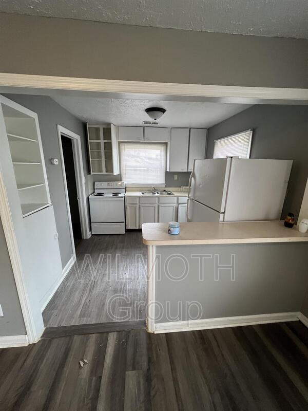 Building Photo - 2243 Admiral Dr