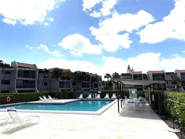 Foto del edificio - 230 Lakeview Dr