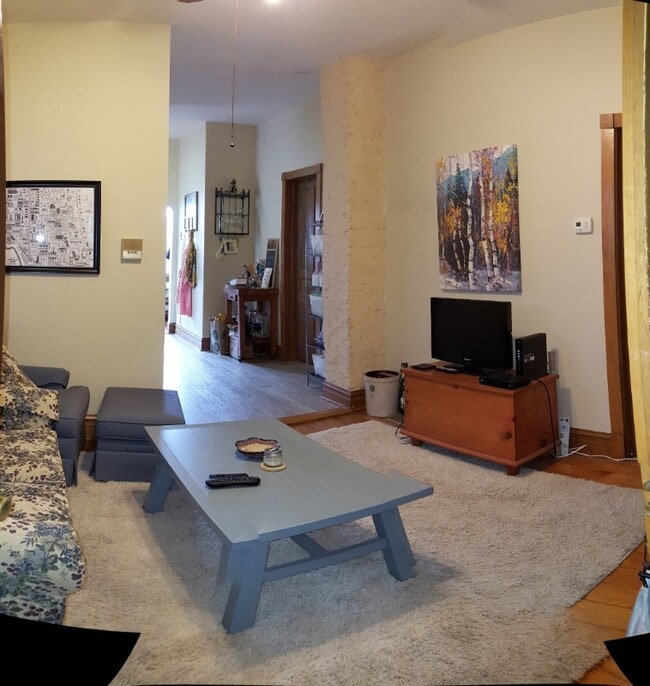 Foto del edificio - 3306 N Southport Ave