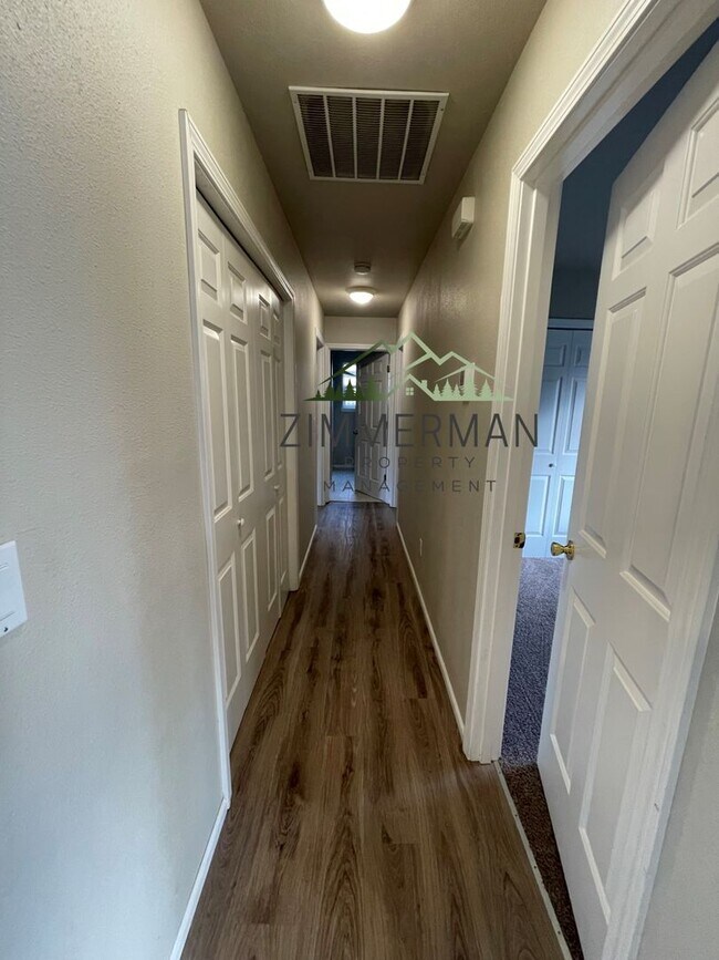 Foto del edificio - Cute 3-bedroom Home In Springfield