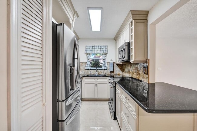 Foto del edificio - 1050 NW 13th St