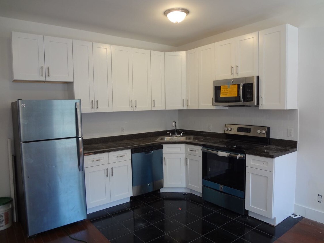 Foto principal - 693 9th Ave
