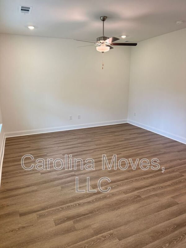 Foto del edificio - 311 Ponder Rd