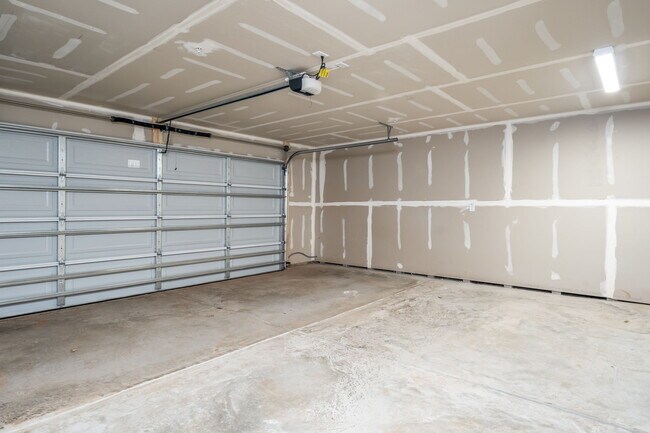 Building Photo - 3810 Lands End Ct