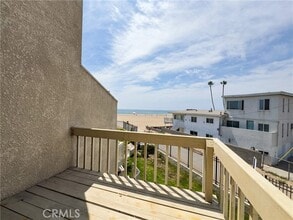 Building Photo - 7301 Vista Del Mar