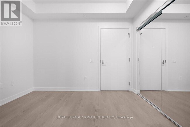 Photo du bâtiment - 110 Broadway Ave