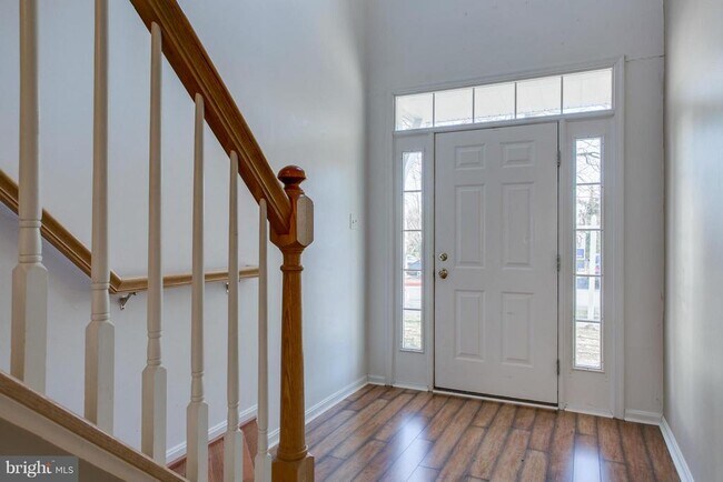 Foto del edificio - 6042 Blue Point Ct