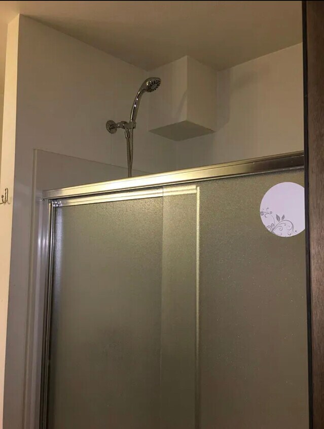 Bathroom - 901 Chartiers Ave