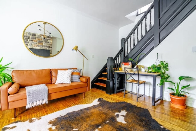 Foto del edificio - 256 W Poplar Ave