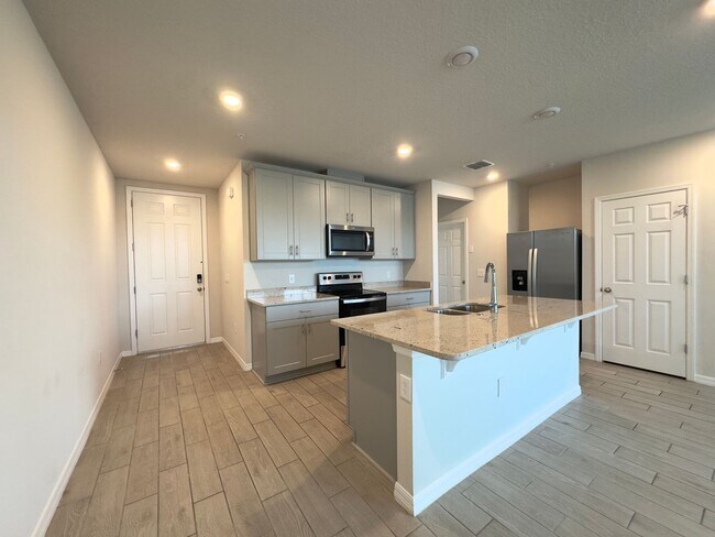 Building Photo - 3 Bedroom, 2.5 Bath Town Home in Greens at...