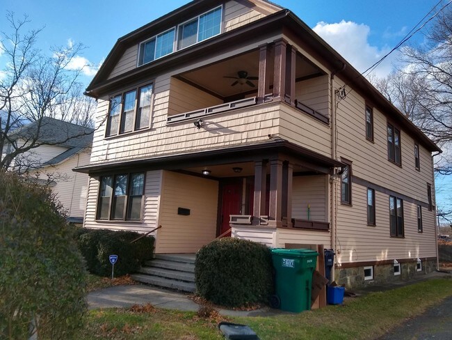 Building Photo - 45 Ardmore St