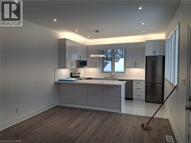 Photo du bâtiment - 114 Warren Ave