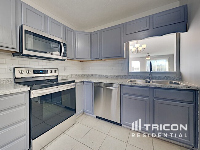 Foto del edificio - 2744 Lullwater Ln