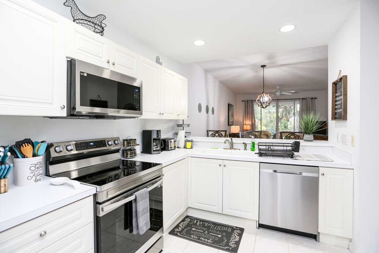 Foto principal - **FIDDLER'S CREEK**3 BEDS/2BATHS**FURNISHE...