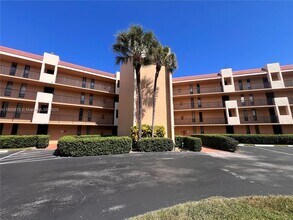Building Photo - 6528 Coral Lake Dr Building Photo - 6528 Coral Lake Dr