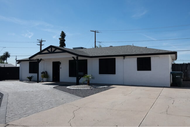 Building Photo - 4316 N 34th Dr