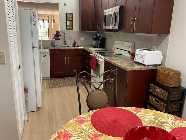 Building Photo - 10173 Mangrove Dr