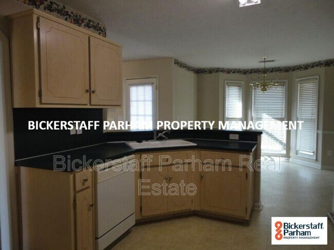 Building Photo - 7091 Vinings Way