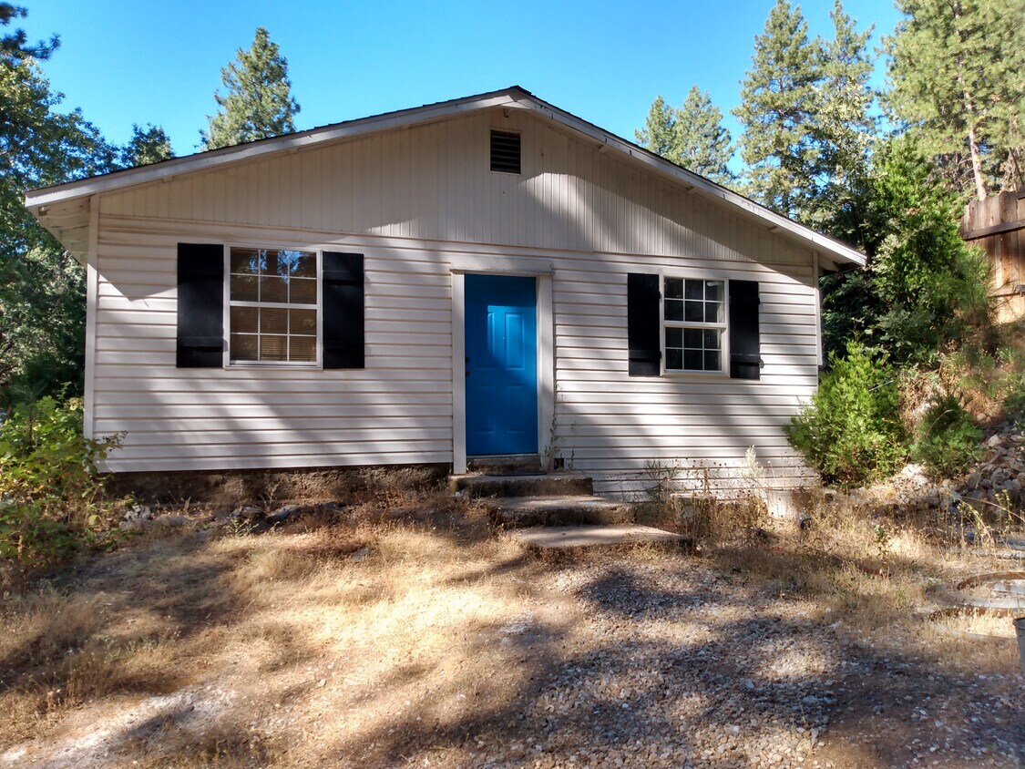 Building Photo - 734 Ridge Rd
