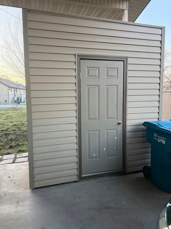 Building Photo - 4337 S 700 W