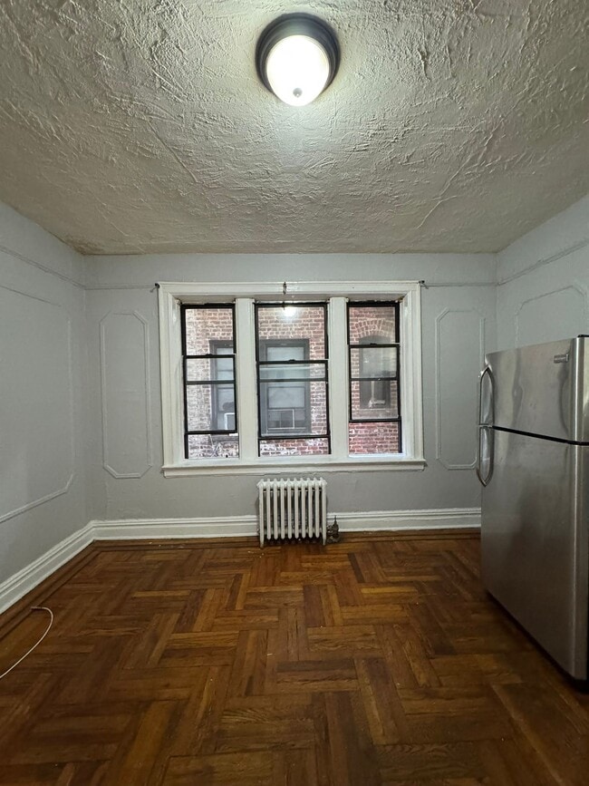 Building Photo - 112 Corbin Ave