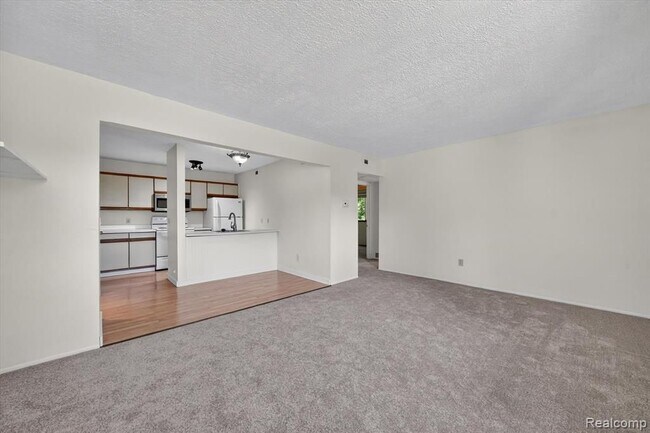 Building Photo - 8735 Greenwillow St