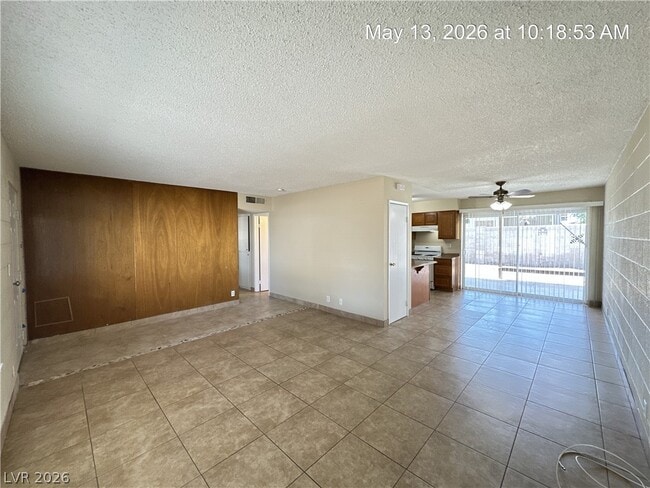 Building Photo - 1031 E Hacienda Ave