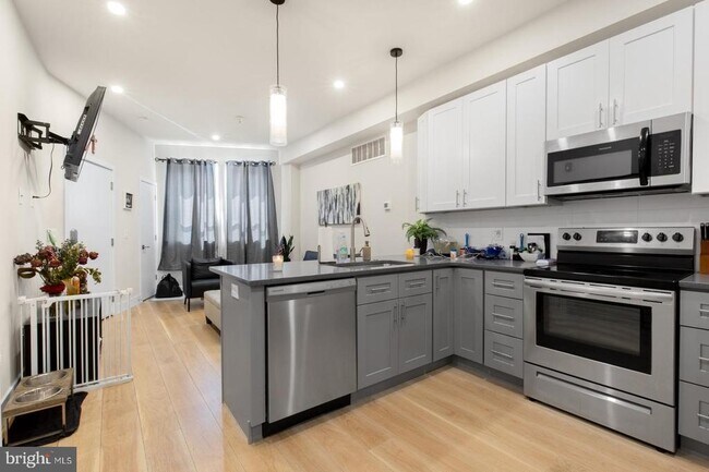 Foto del edificio - 1702 Point Breeze Ave