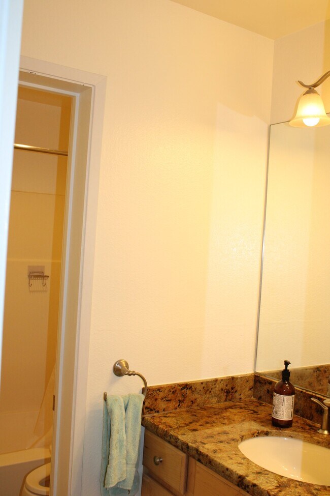 Foto del edificio - 2459 Indian Springs Ln
