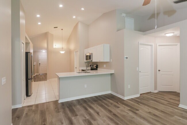 Building Photo - 25406 7 Rivers Cir