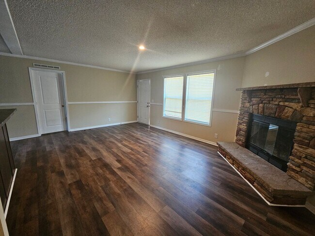 Building Photo - New Listing !!!