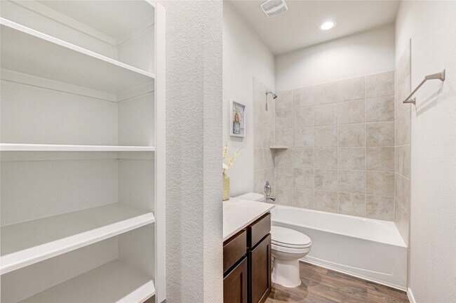 Foto del edificio - 4215 Fornari Ln