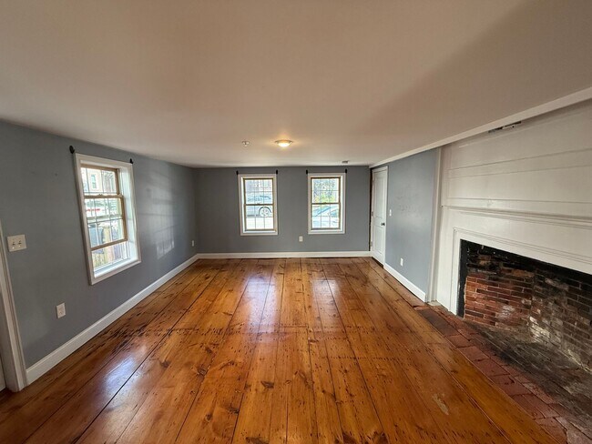Building Photo - 175 Pleasant St