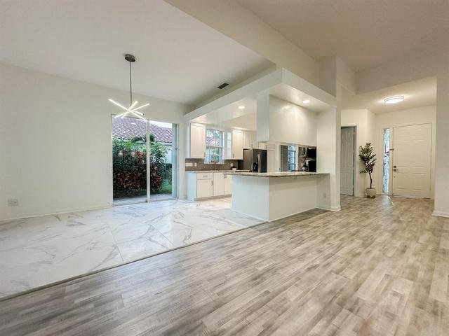 Building Photo - 7046 Fish Creek Ln
