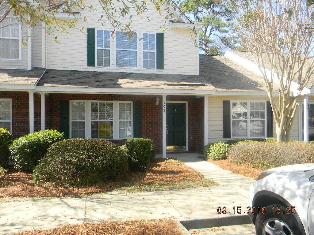 2 br, 2.5 bath House 903 Reserve Way House Rental in Summerville