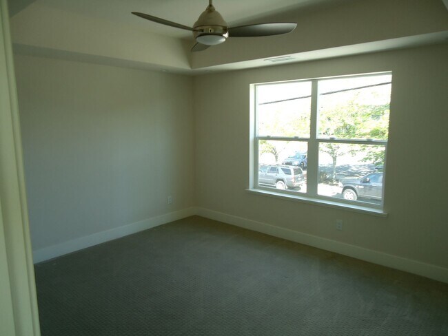 Building Photo - Midtown luxury! 2 bed/2 bath/1 car garage ...