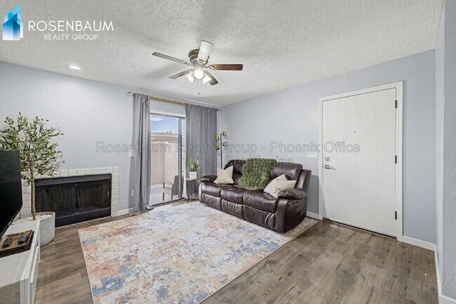 Building Photo - 533 W Guadalupe Rd
