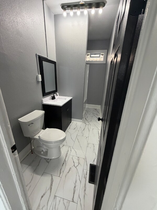 Foto del edificio - 1640 N Main St