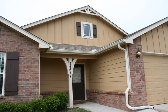 Building Photo - 3 Bed / 2 Bath in Owasso!