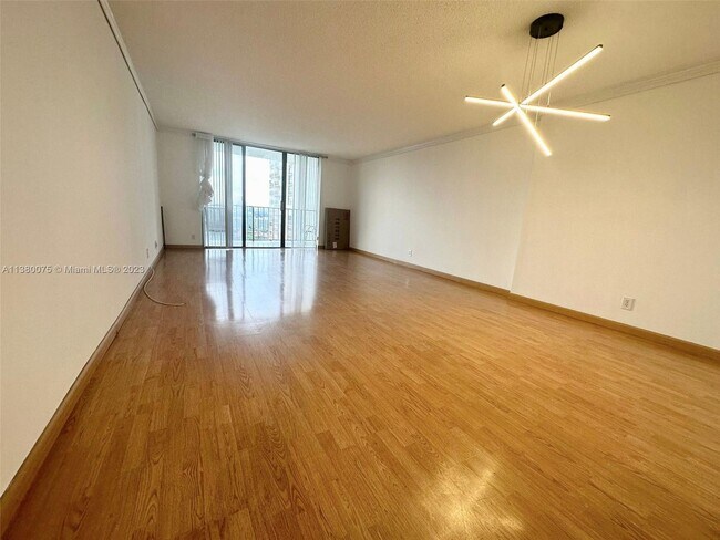 Building Photo - 18151 NE 31st Ct