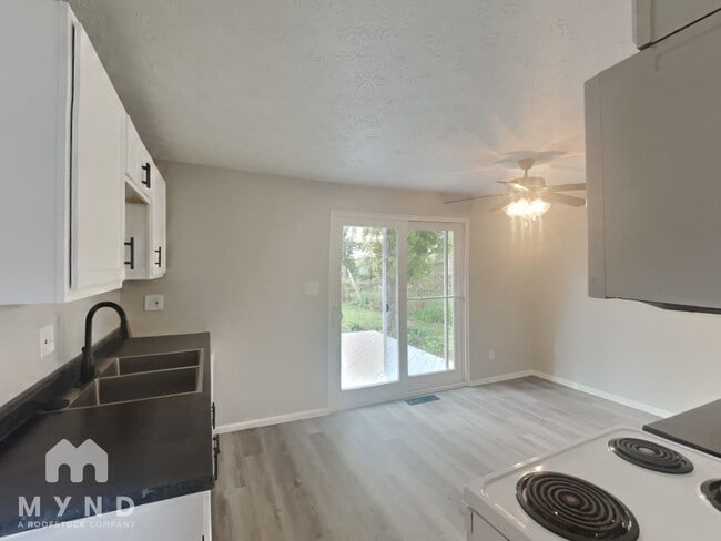 Building Photo - 4863 Talbert Dr