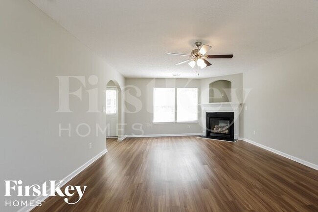 Building Photo - 1102 Eastwood Dr