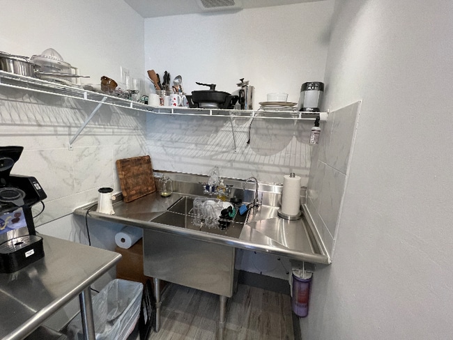 Foto del edificio - 2116 NE 8th Pl