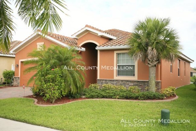 Building Photo - 3 bedroom in Fort Myers FL 33971