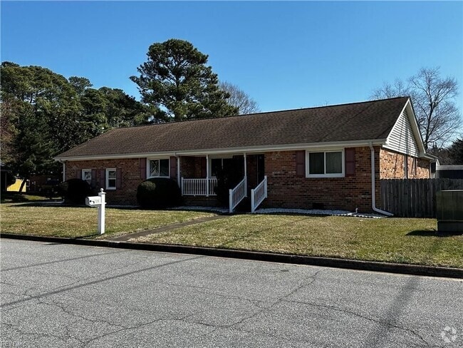 Building Photo - 436 Longleaf Rd