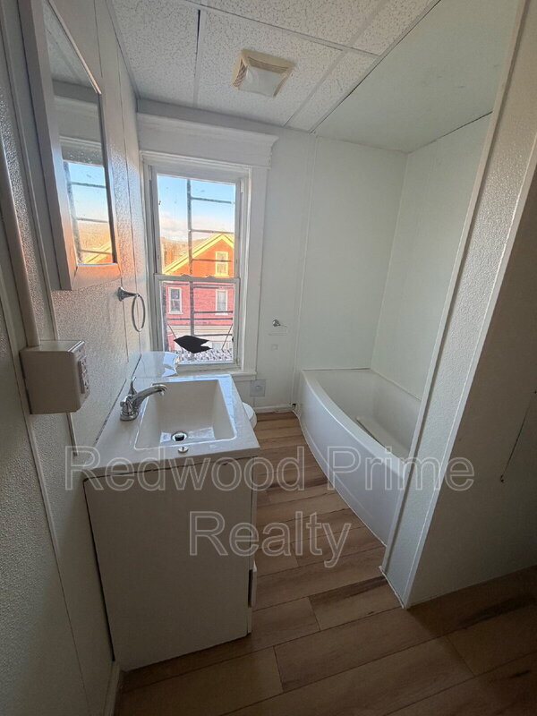 Building Photo - 2901 Maple Ave