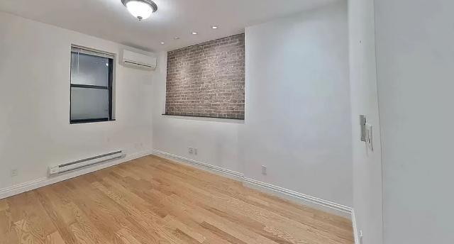 Foto del edificio - 2 bedroom in New York NY 10019