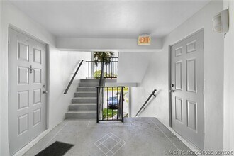 Building Photo - 1008 Green Pine Blvd