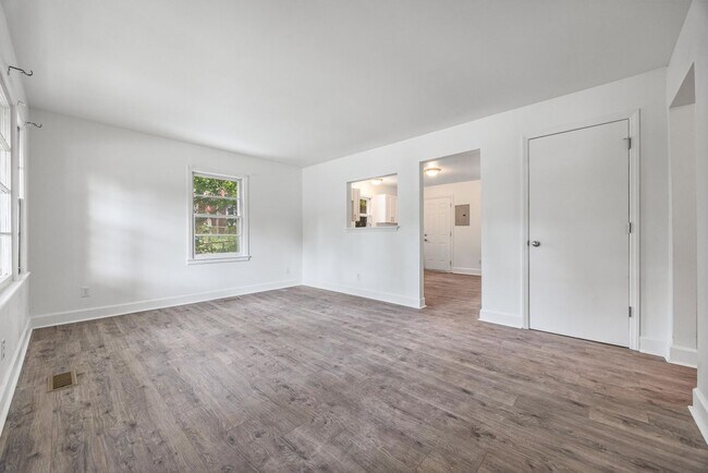 Foto del edificio - 3714 Carlyle Dr